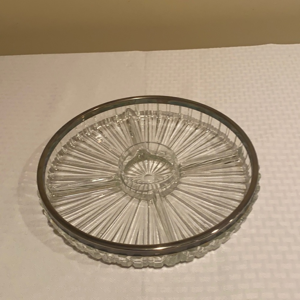 A crystal divider dish